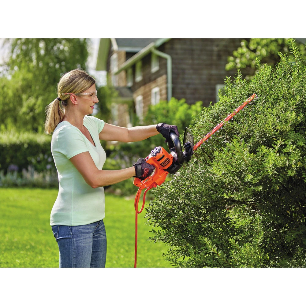 Black & Decker BEHT200 120V 3.5 Amp Brushed 18 In. Corded Hedge Trimmer 7 Black & Decker BEHT200 120V 3.5 Amp Brushed 18 In. Corded Hedge Trimmer - Image 5