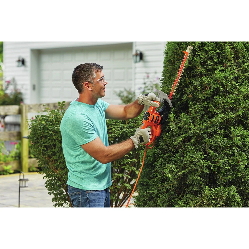Black & Decker BEHTS125 SAWBLADE 120V 3 Amp Brushed 16 In. Corded Hedge Trimmer 9 Black & Decker BEHTS125 SAWBLADE 120V 3 Amp Brushed 16 In. Corded Hedge Trimmer - Image 7