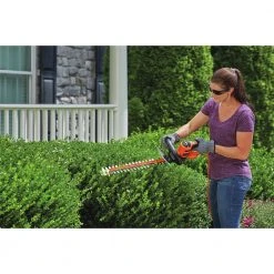 Black & Decker BEHTS300 SAWBLADE 120V 3.8 Amp Brushed 20 In. Corded Hedge Trimmer -Black & Decker Sales Shop bdknbehts300 c