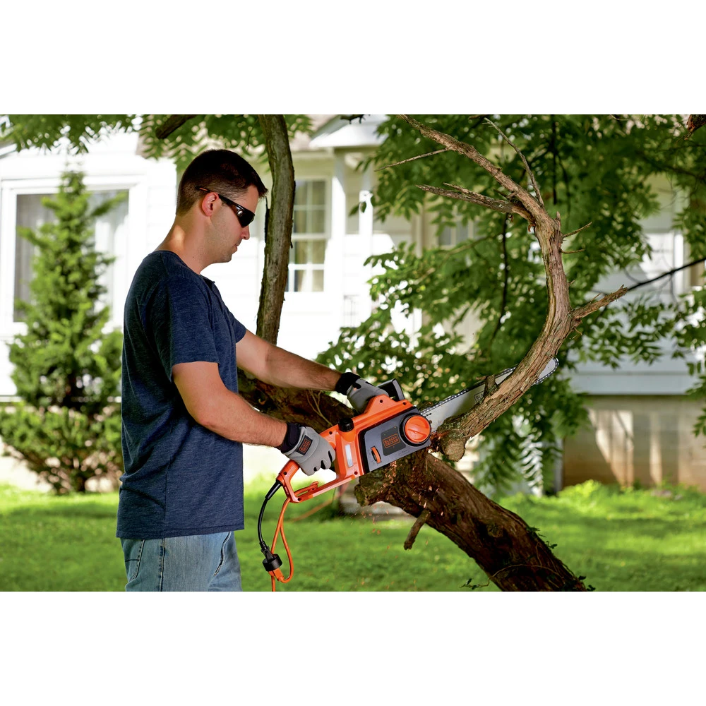 Black & Decker CS1216 120V 12 Amp Brushed 16 In. Corded Chainsaw 9 Black & Decker CS1216 120V 12 Amp Brushed 16 In. Corded Chainsaw - Image 7
