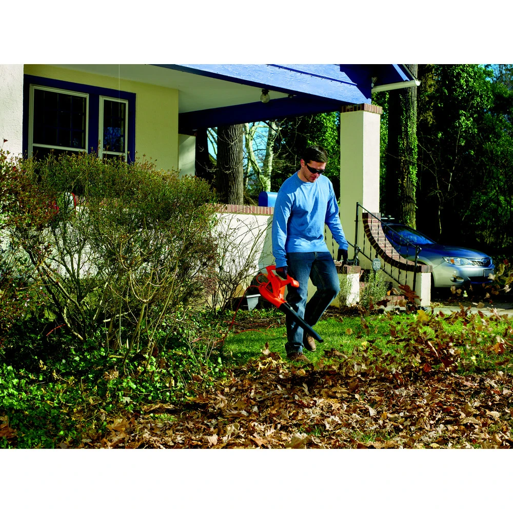 Black & Decker LB700 120V 7 Amp Corded Blower 5 Black & Decker LB700 120V 7 Amp Corded Blower - Image 3