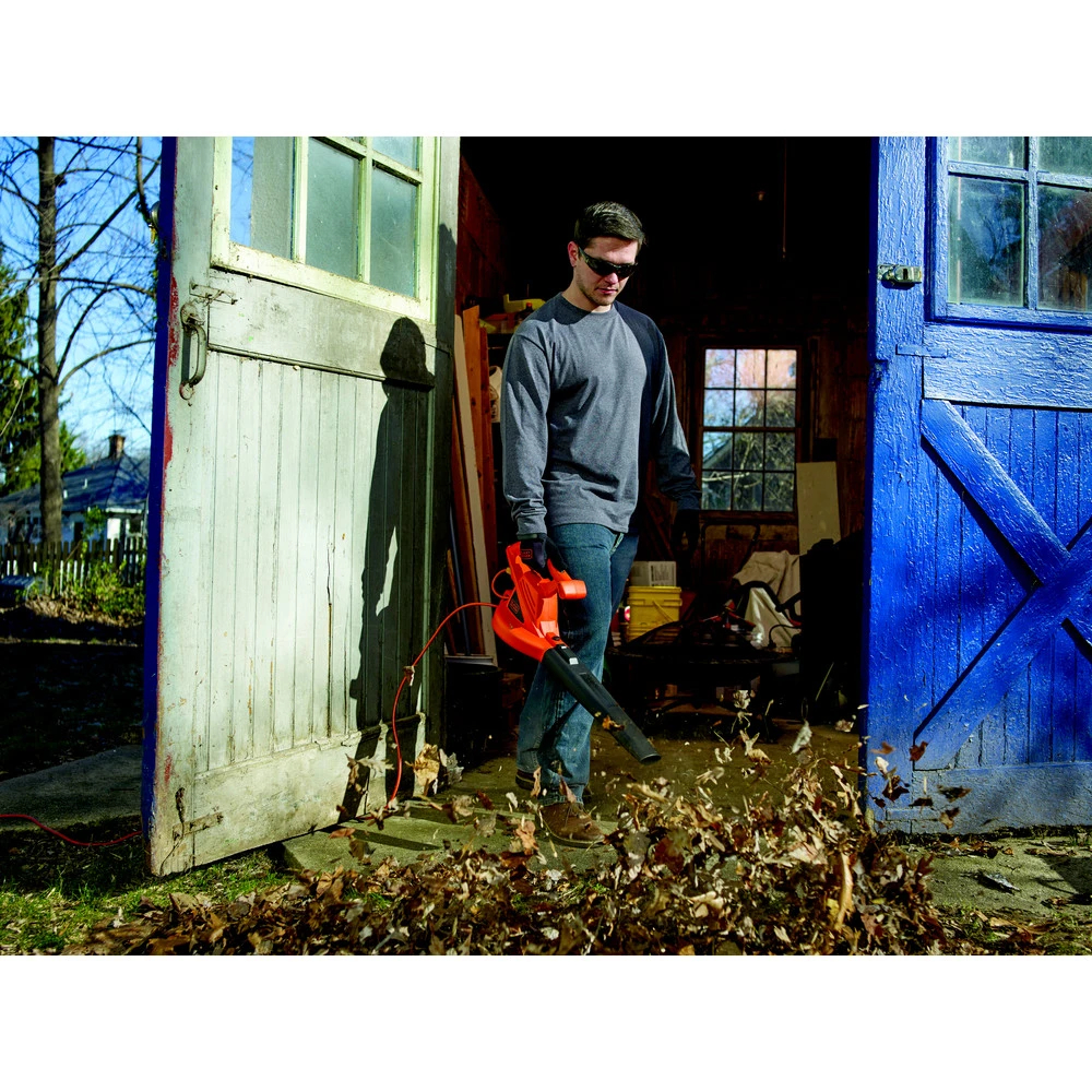 Black & Decker LB700 120V 7 Amp Corded Blower 6 Black & Decker LB700 120V 7 Amp Corded Blower - Image 4