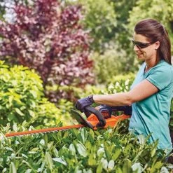 Black & Decker LHT321 20V MAX POWERCOMMAND Lithium-Ion 22 In. Cordless Hedge Trimmer Kit (1.5 Ah) 15 Black & Decker LHT321 20V MAX POWERCOMMAND Lithium-Ion 22 In. Cordless Hedge Trimmer Kit (1.5 Ah) -Black & Decker Sales Shop bdknlht321 f