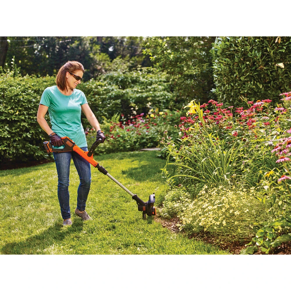 Black & Decker LSTE525 20V MAX 1.5 Ah Cordless Lithium-Ion EASYFEED 2-Speed 12 In. String Trimmer/Edger Kit 13 Black & Decker LSTE525 20V MAX 1.5 Ah Cordless Lithium-Ion EASYFEED 2-Speed 12 In. String Trimmer/Edger Kit - Image 11